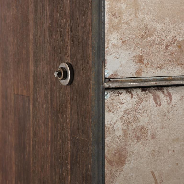 Jonas Bohlin, skåp, "Slottsbacken", ed. 193/200, Källemo, Värnamo, efter 1987.