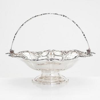 A large Victorian sterling silver breadbasket, maker's mark of Edward, Edward Jn, John and W. Barnard, London 1841.