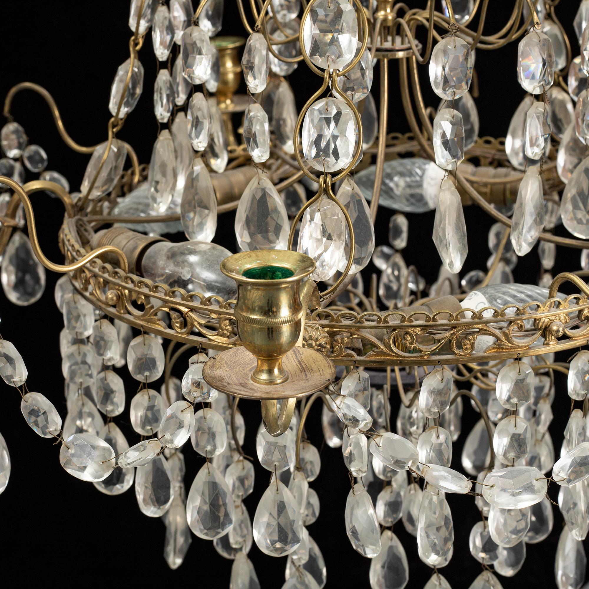 A mid 20th century gustavian style chandelier.