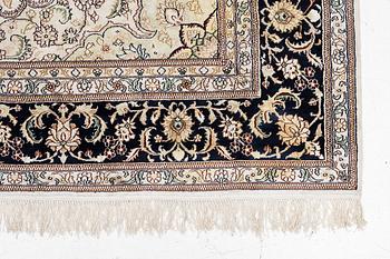 Matta, orientalisk, ca 278 x 190 cm.