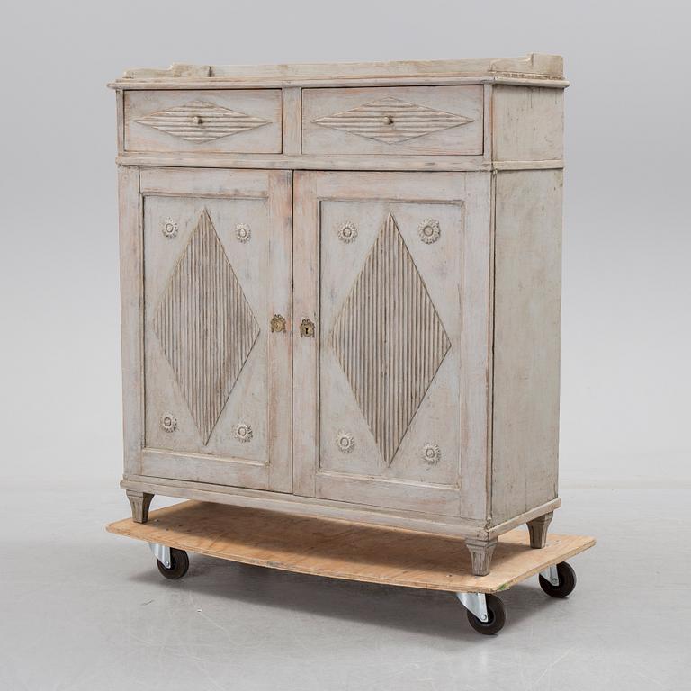 A late Gustavian cupboard from around year 1800.
