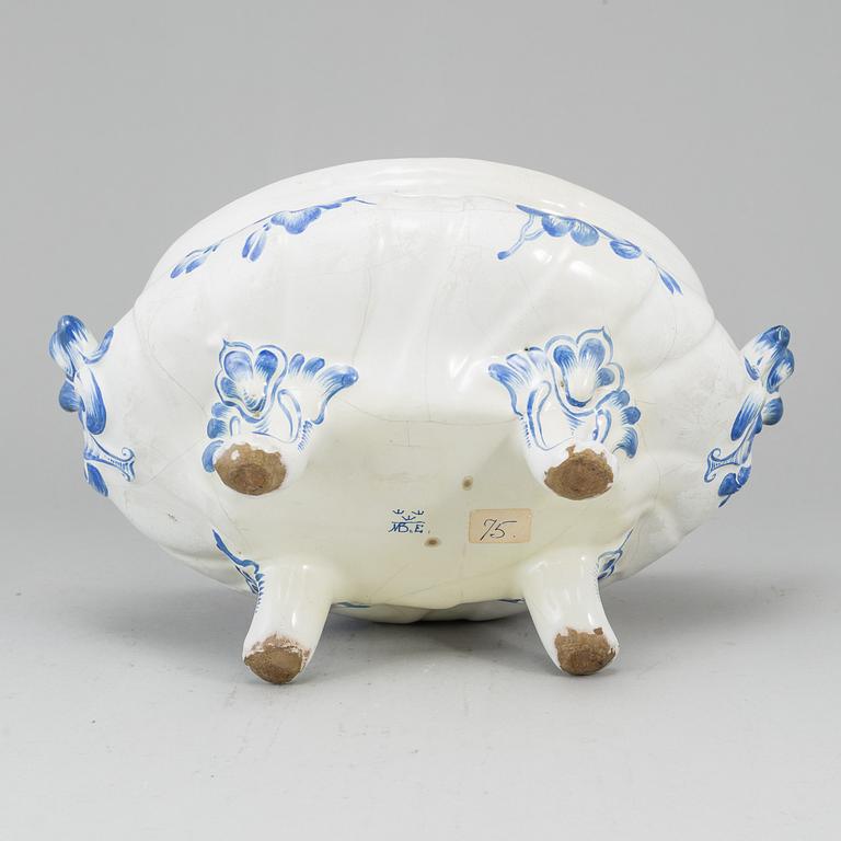 A Swedish Marieberg tureen, 18th Century.