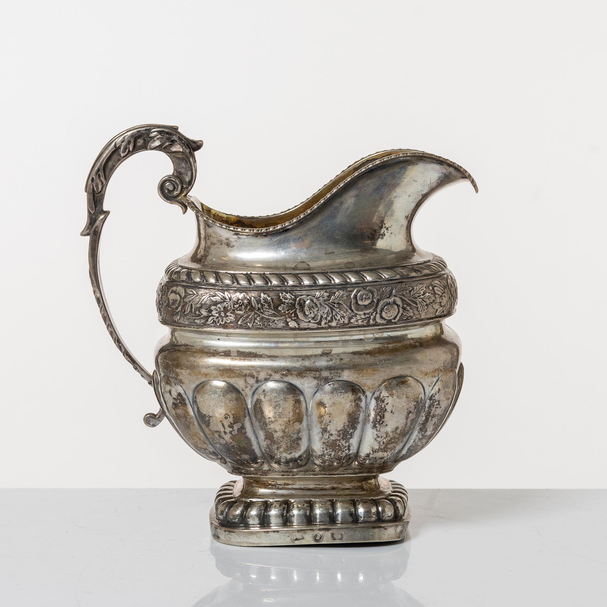 Confectionery bowl and cream jug, low-grade silver, Empire, 19th Century.