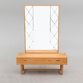 HALLSPEGEL MED TRYMÅ, AB Glas & Trä, 1900-talets andra hälft.