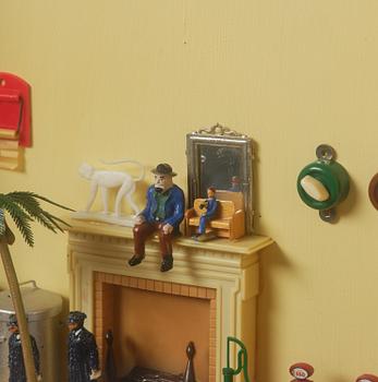 Marie-Louise Ekman, "Skåp med öppen spis och porträtt".