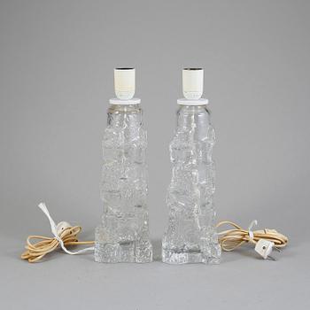 BORDSLAMPOR, ett par, glas, möjligen Reijmyre. 1960-tal.