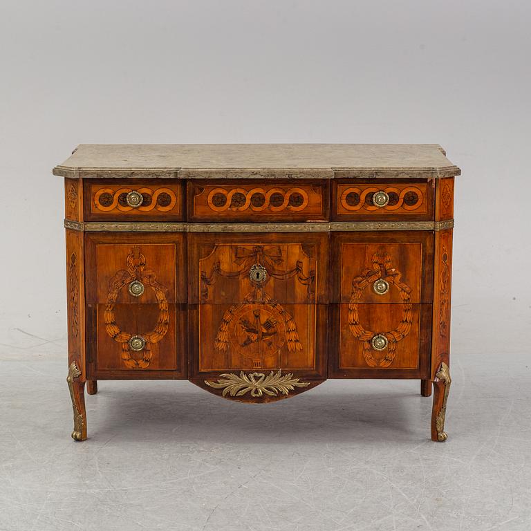 Jonas Hultsten, A Gustavian chest of drawers in the manner of Jonas Hultsten.