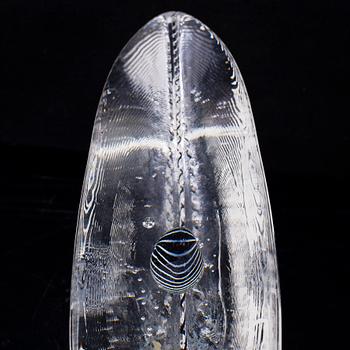 BERTIL VALLIEN, a glass boat from Kosta Boda, signed.