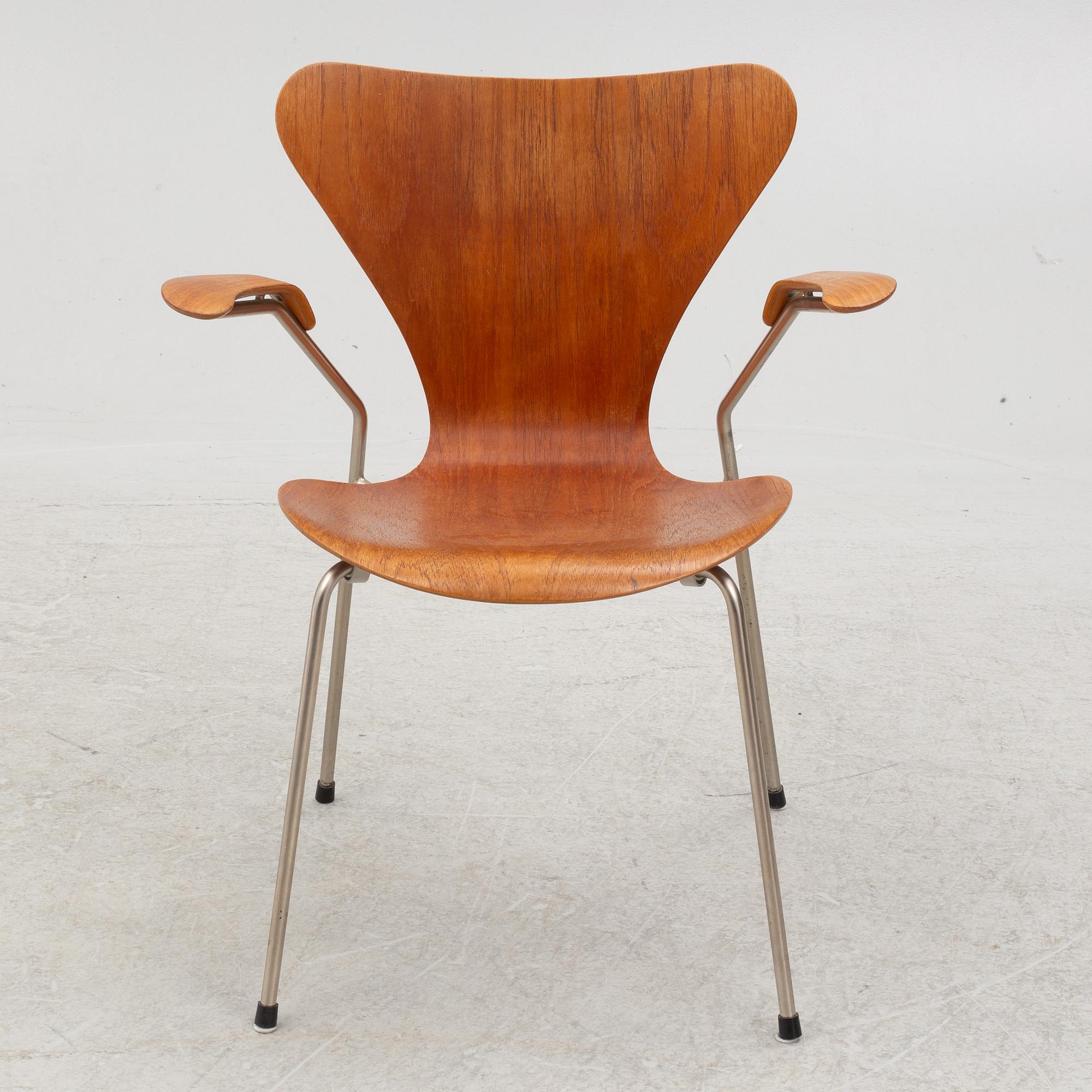 Arne Jacobsen, a 'Series 7' armchair, Fritz Hansen, Denmark, 1950's/60's.