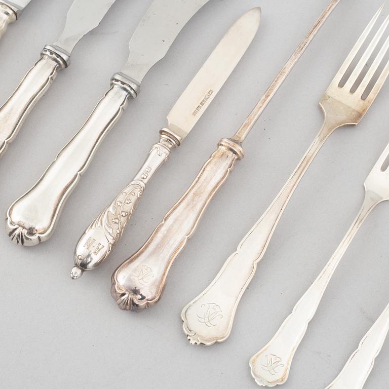 A 51-piece silver cutlery, Kultakeskus, Hämeenlinna, including 1951 and ten fruit knives, Suomen Kultaseppä Oy, Turku.