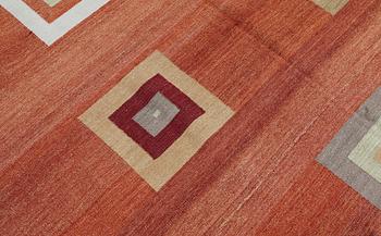 A flat weave carpet, approximately 270 x 174 cm.