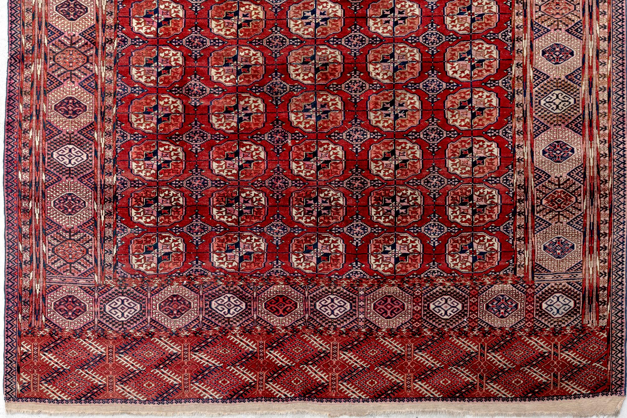 An antique Tekke turkmen carpet ca 328x232 cm.
