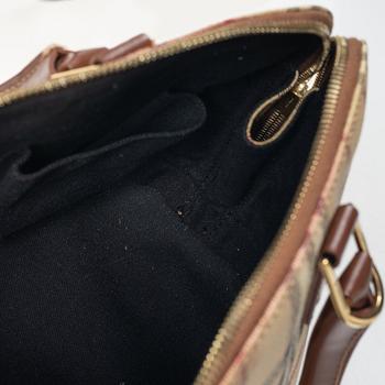 Burberry, väska samt plånbok.