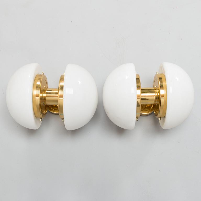 KLAUS MICHALIK, a pair of wall lamps, "Bau", Orno.