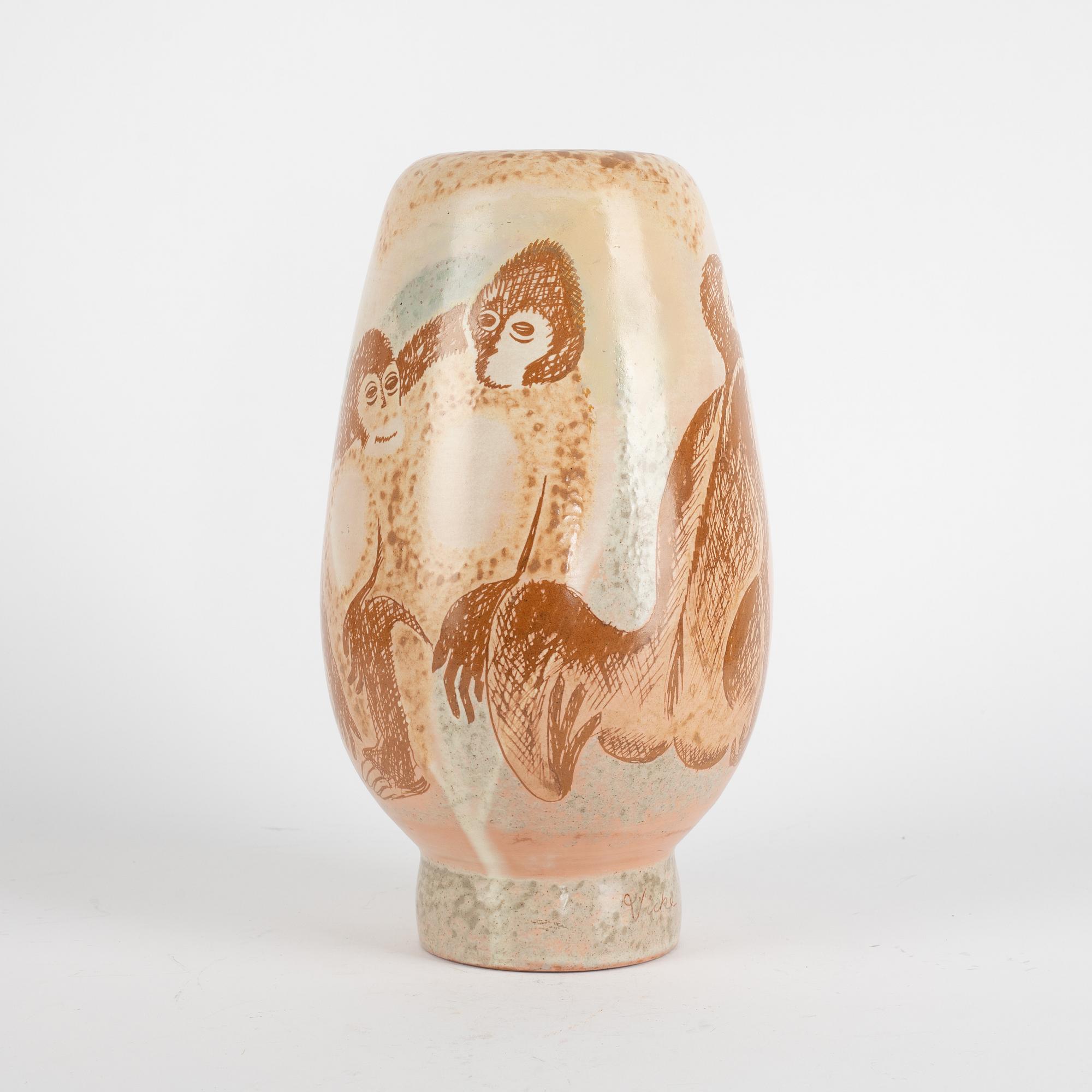 Vicke Lindstrand, vas, glaserat lergods, Upsala-Ekeby, modell 352, i produktion 1944-48.