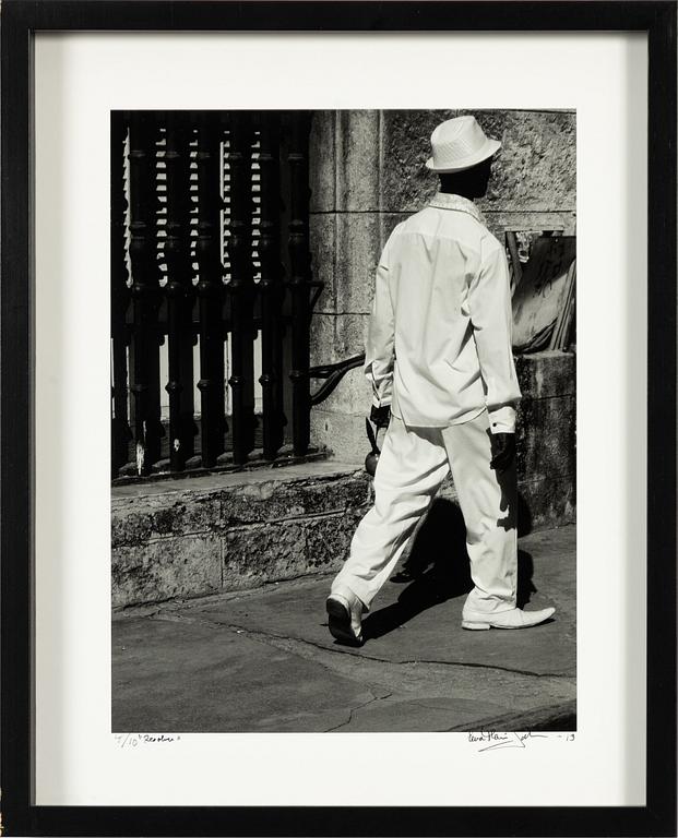 Ewa-Mari Johansson, "Man dressed in White".