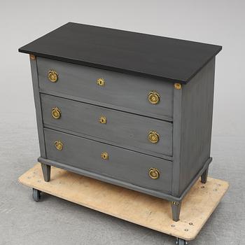 An early 20th Century painted Gustavian style chest of drawers.