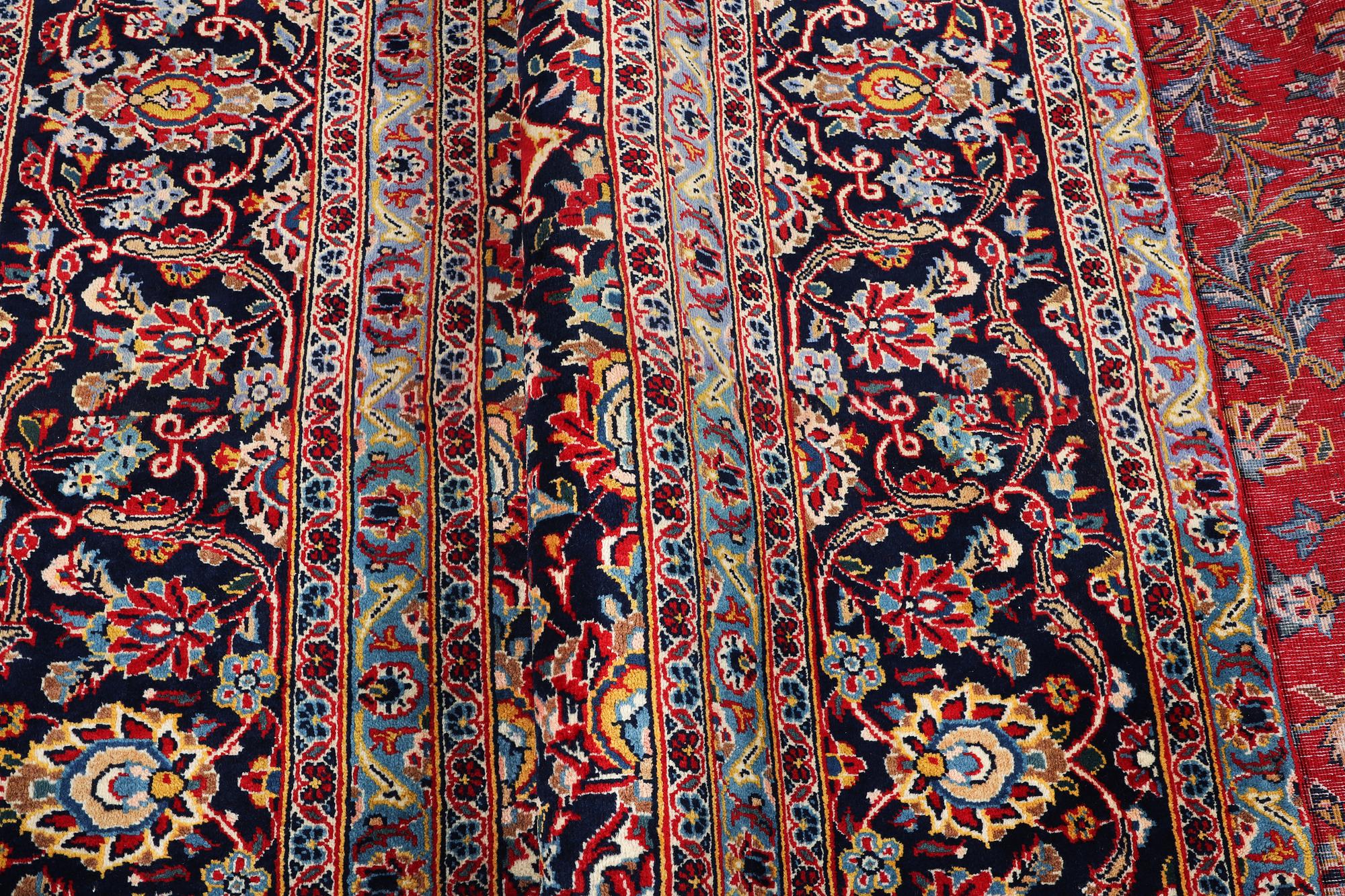 A carpet, Kashan, ca 273 x 270 cm.