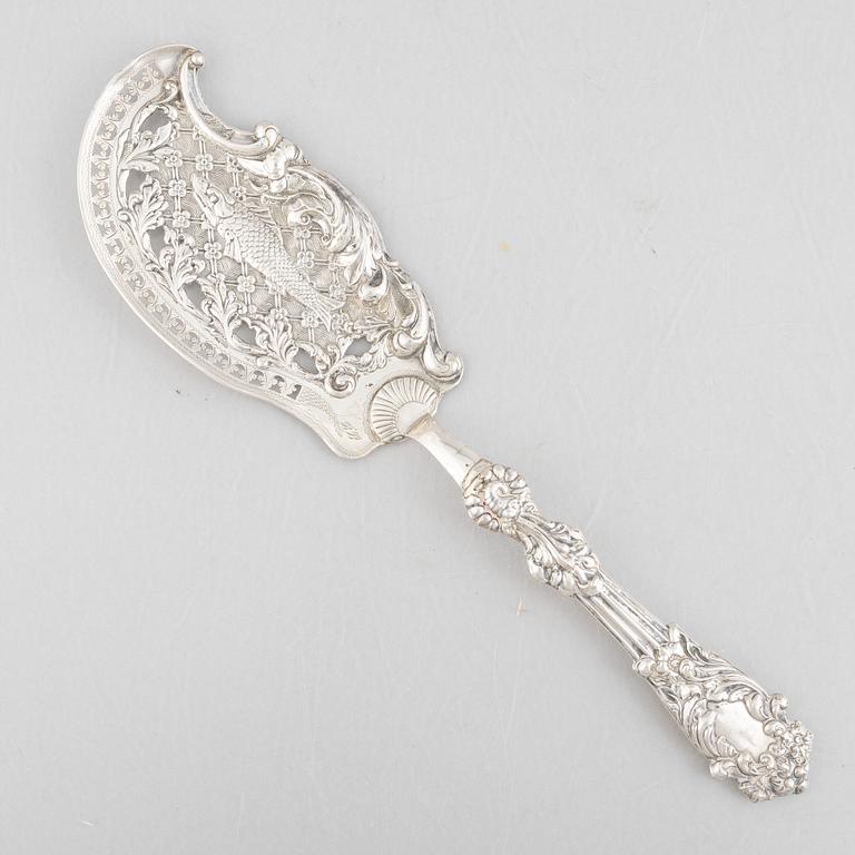 A Danish silver fish server, control mark of Peter R. Hinnerup, Copenhagen 1842.