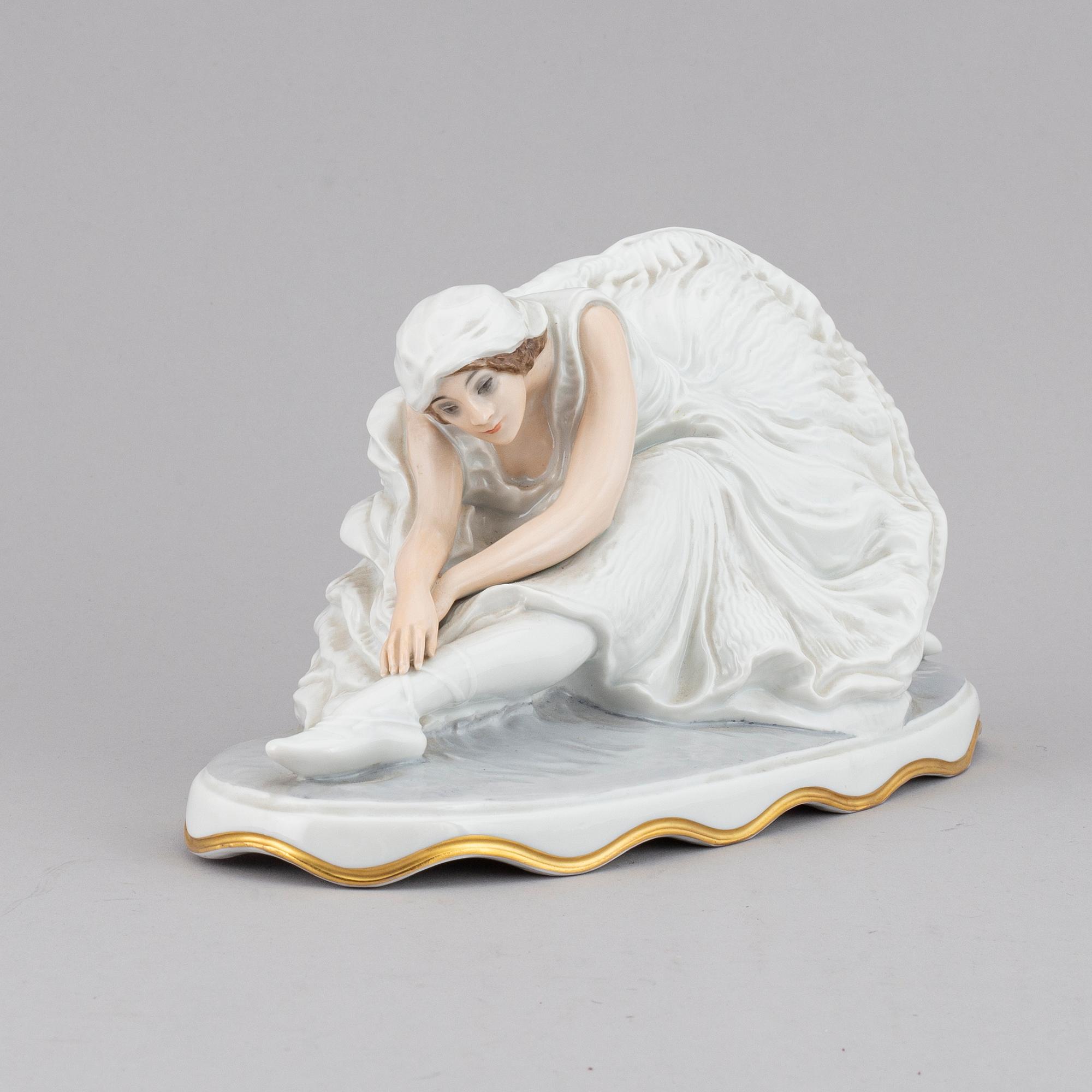 CONSTANTIN HOLZER-DEFANTI, porslin, figurin, "Den döende svanen", Rosenthal, 1900-talets andra kvartal.