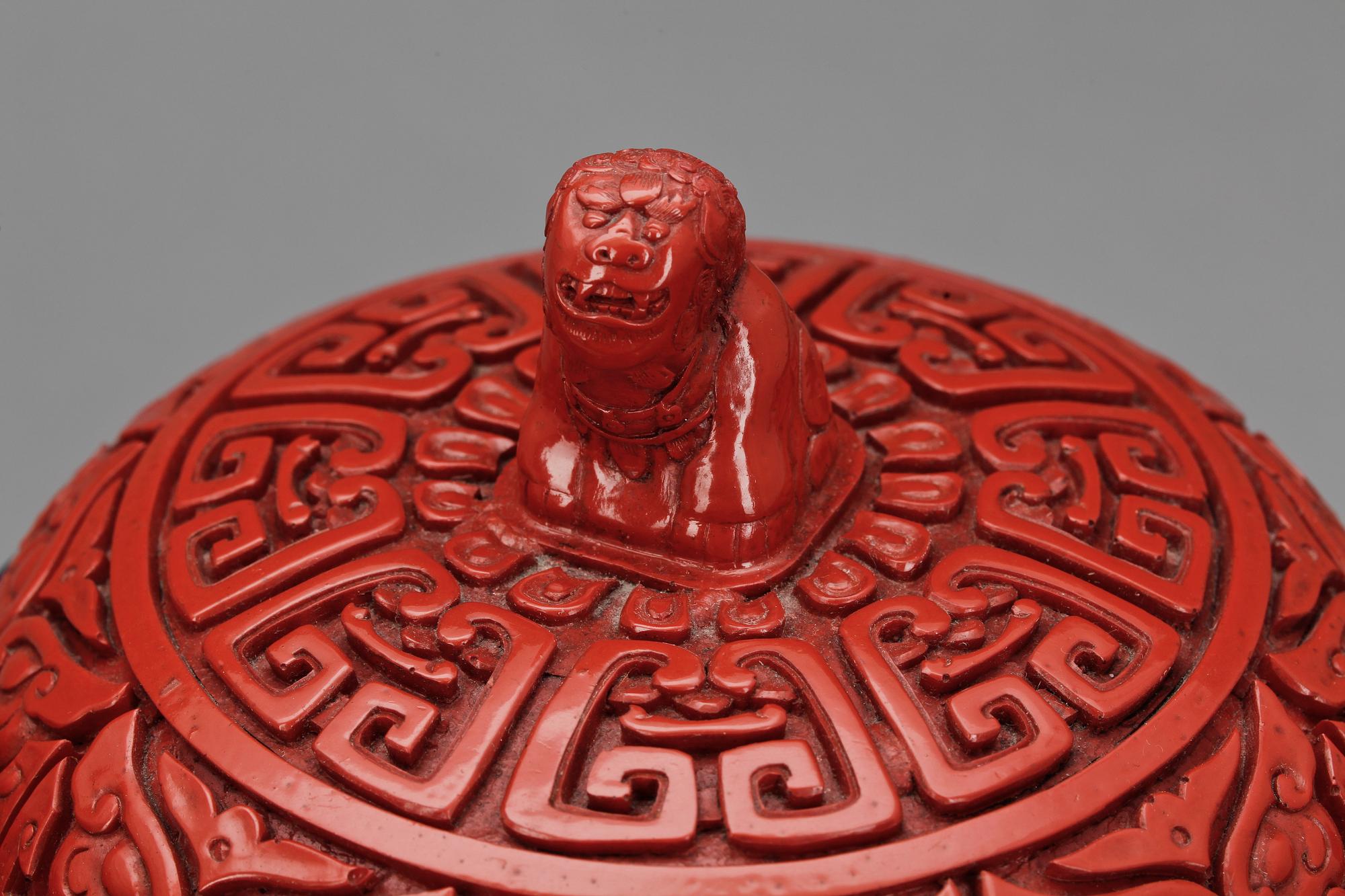 TRIPODER, ett par, Kina, 1900-talets andra hälft.