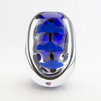 Lars Hellsten, a vase, Orrefors, late 20th Century.