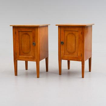 SÄNGBORD, 1 par, 1900-talets första hälft.