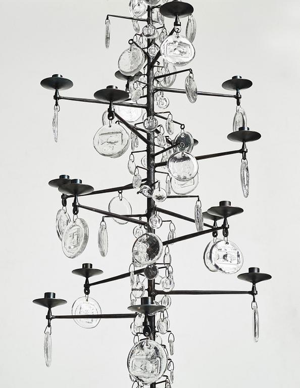 Erik Höglund, ljuskrona för 16 ljus, Boda glasbruk och smide, 1960-70-tal.