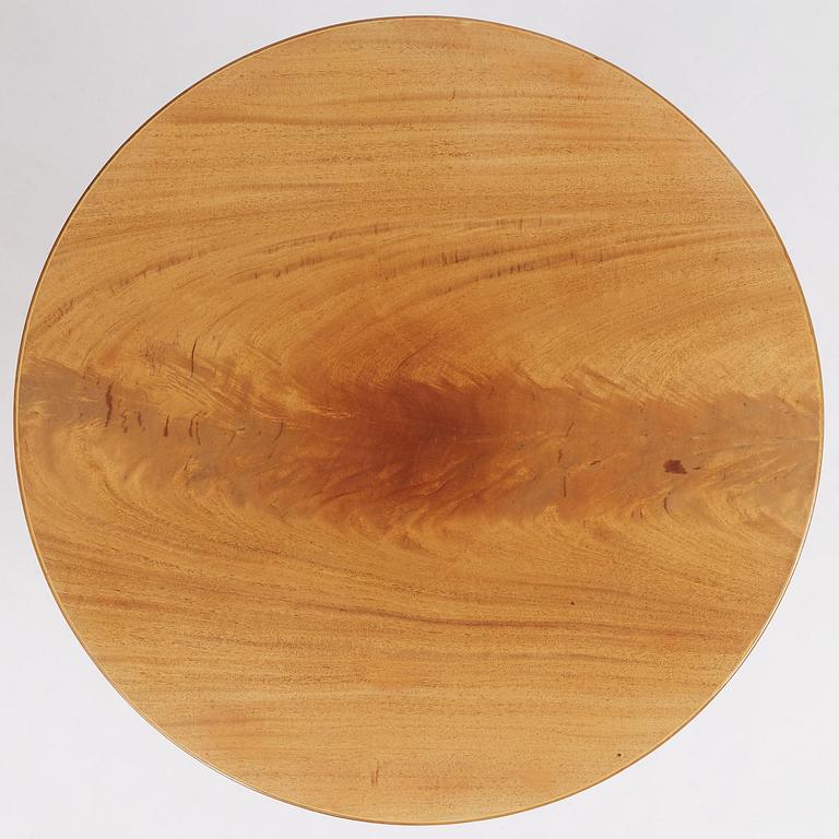 Josef Frank, a mahogany table model "B 1028", Firma Svenskt Tenn, mid-20th century.