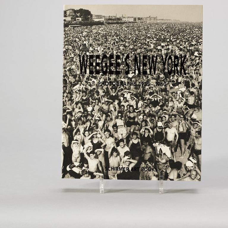 Photo books, 6, New York, e.a Berenice Abbott and Weegee.