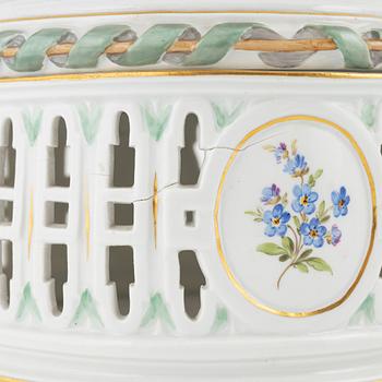 Gallerskål med lock, porslin, Meissen, omkring år 1900.