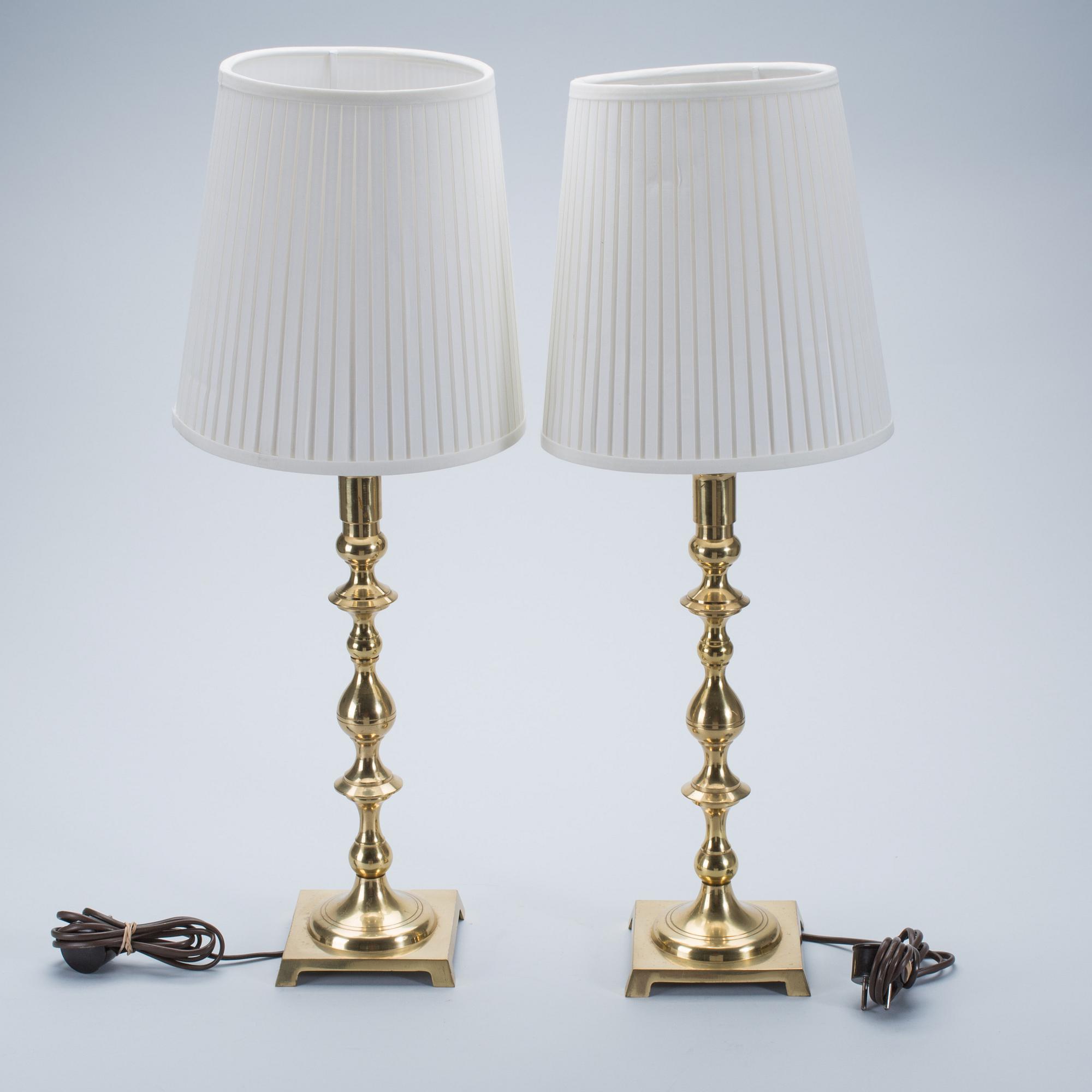 BORDSLAMPOR, ett par, mässing, Nordiska Kompaniet, 1900-talets andra hälft.