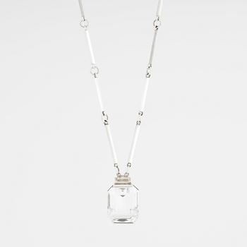 218. Wiwen Nilsson, halsband med hänge, Lund 1942, sterling silver och bergkristall.