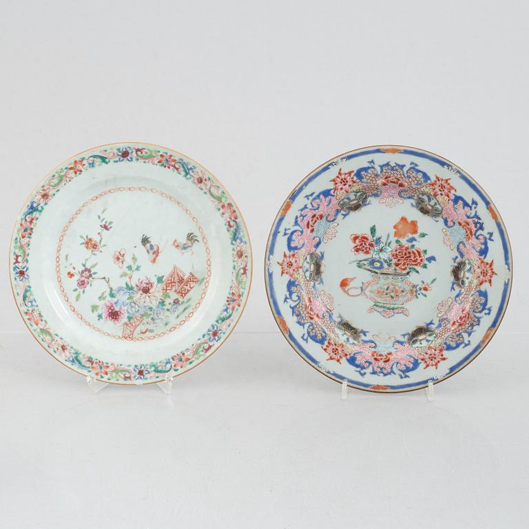 A group of 11 Chinese export porcelain pieces, Qing dynasty, 18th century.