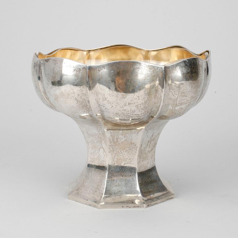 SKÅL, silver samt glas, C.F. Carlman, Stockholm, 1900-talets första hälft. Vikt ca 663 gr.