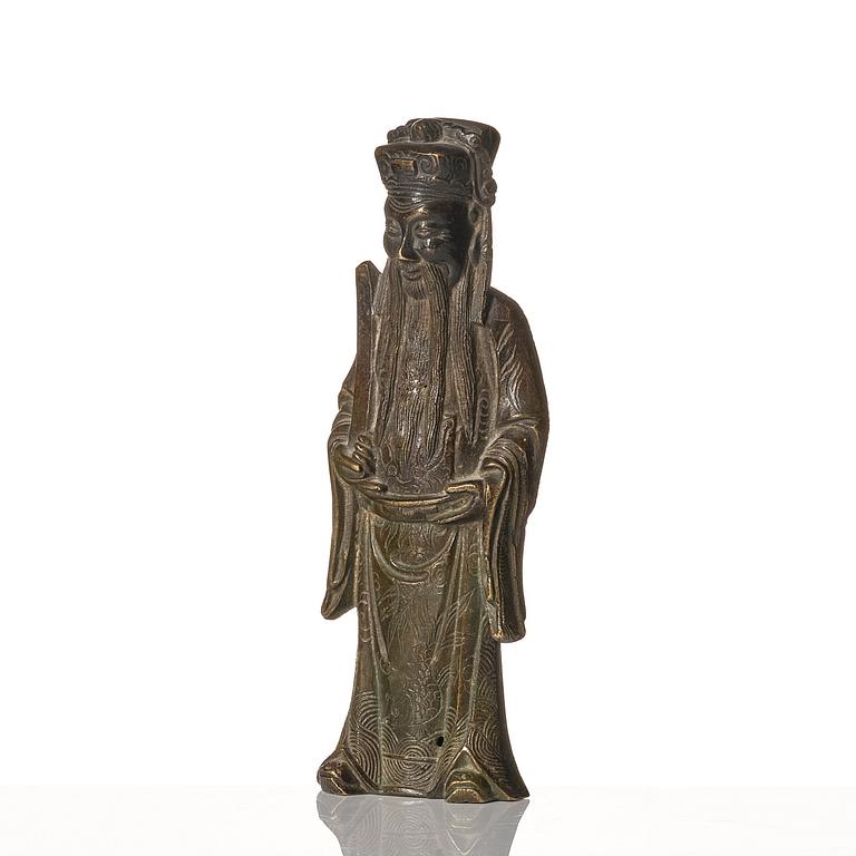 A bronze sculpture of a daoist dignitary, Qing dynasty, 18/19th Century.