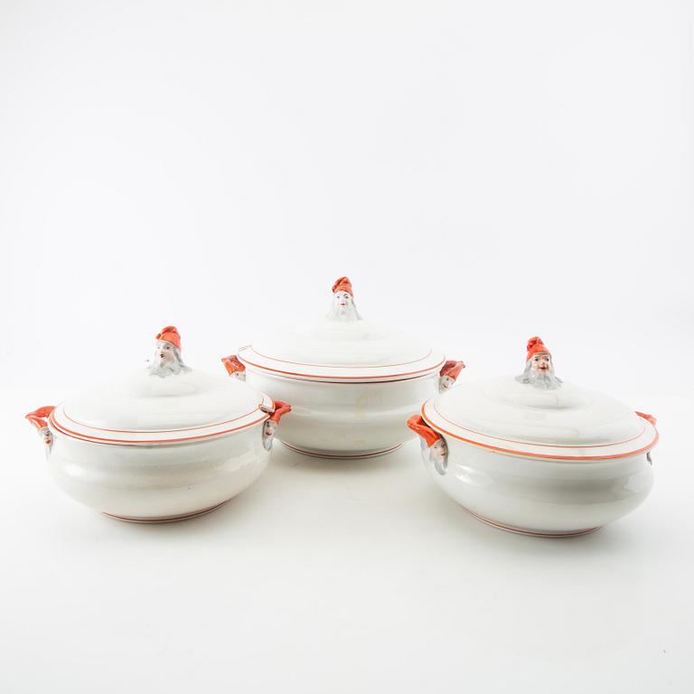 Carafes with and 3 pcs as well as pitchers 2 pcs including Rörstrand, first half of the 20th century.