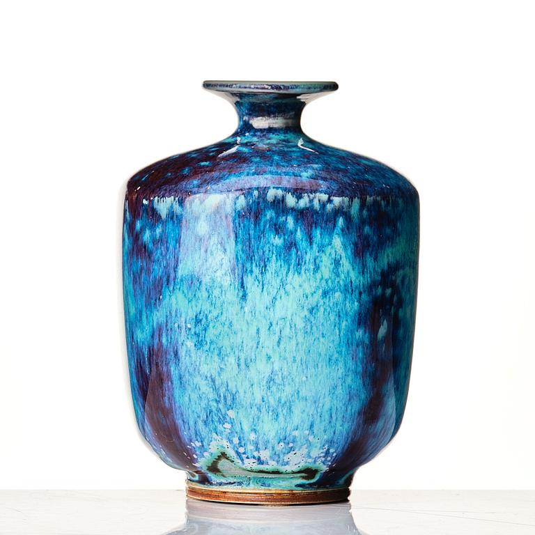 Berndt Friberg, vaser 3 st och skålar 2 st, Gustavsbergs studio, olika årtal.