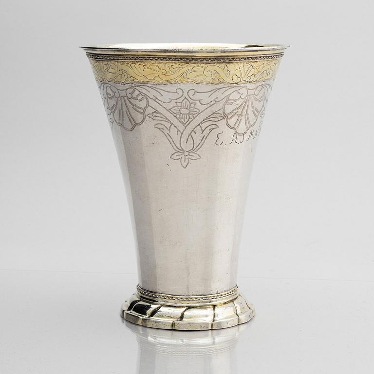 Petter Lund, bägare, delvis förgyllt silver, Stockholm 1755. Rokoko.