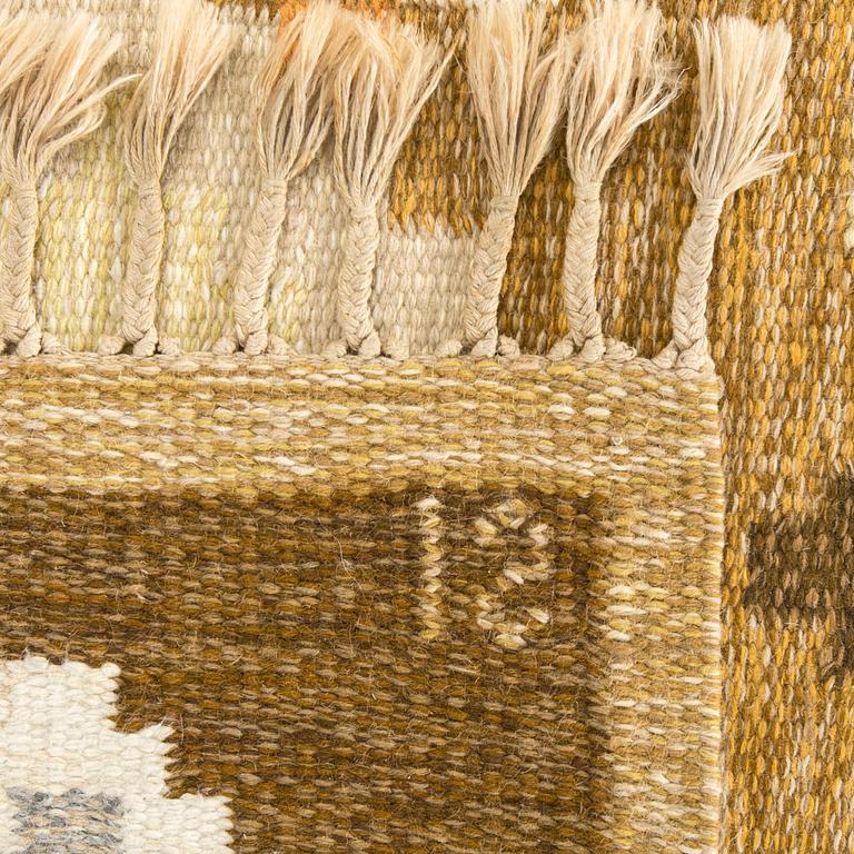 MATTA signerad IS (Ingegred Silow)rölakan ca 278 x 196 cm.