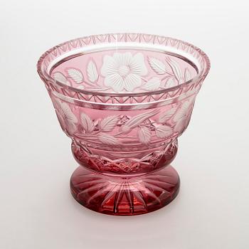 A mid-20th century crystal bowl.