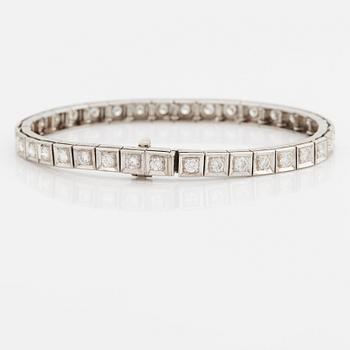 ARMBAND med briljantslipade diamanter.