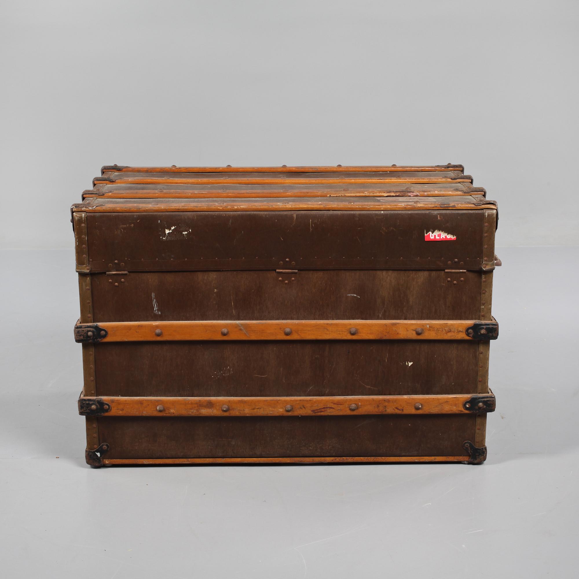 KOFFERT, 1900-talets första hälft.