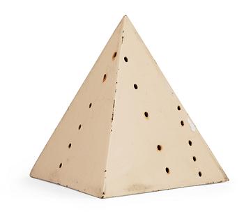 234. Lucio Fontana, Pyramid.