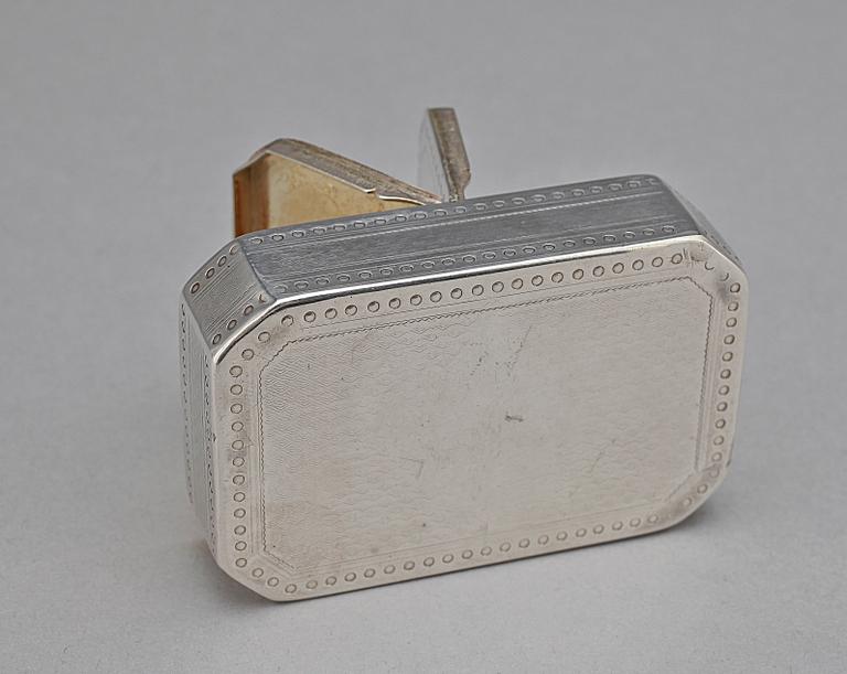DOSA, silver, London, England, 1796. Vikt ca 87 gram.