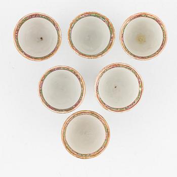 A set of 14 pieces from a porcelain service, Kanton, China, Qing dynasty, 19th century.