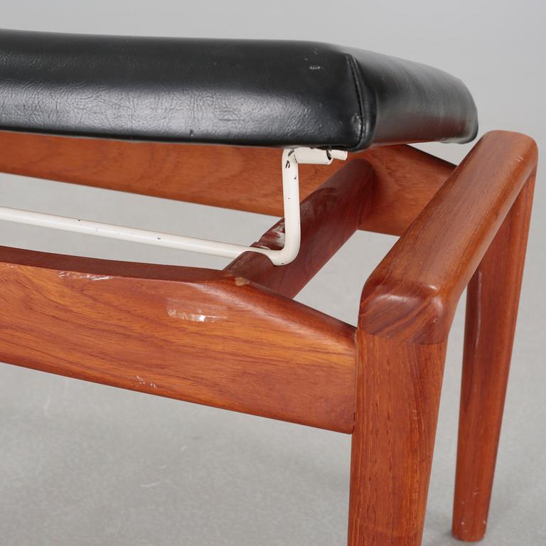 A 1950/60s foot stool.