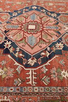 A CARPET, an antique Heriz, ca 479-491 x 310-327 cm.