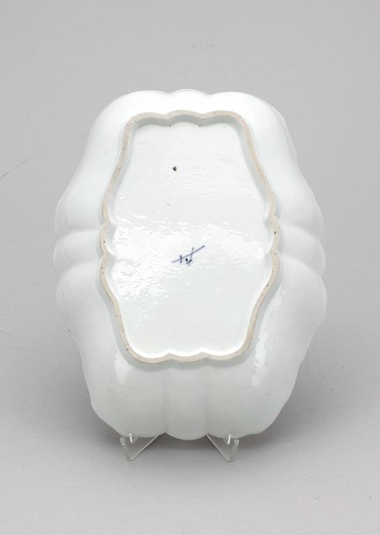 SKÅLFAT. Porslin. Meissen, troligen 1700-tal.