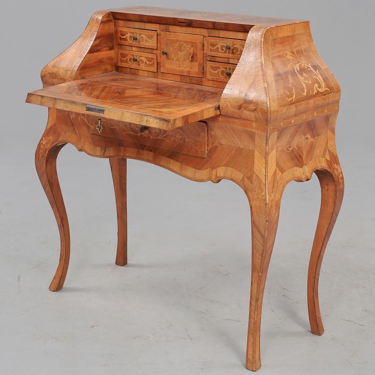 SEKRETÄR, Louis XV-stil, sent 1800-tal/tidigt 1900-tal.